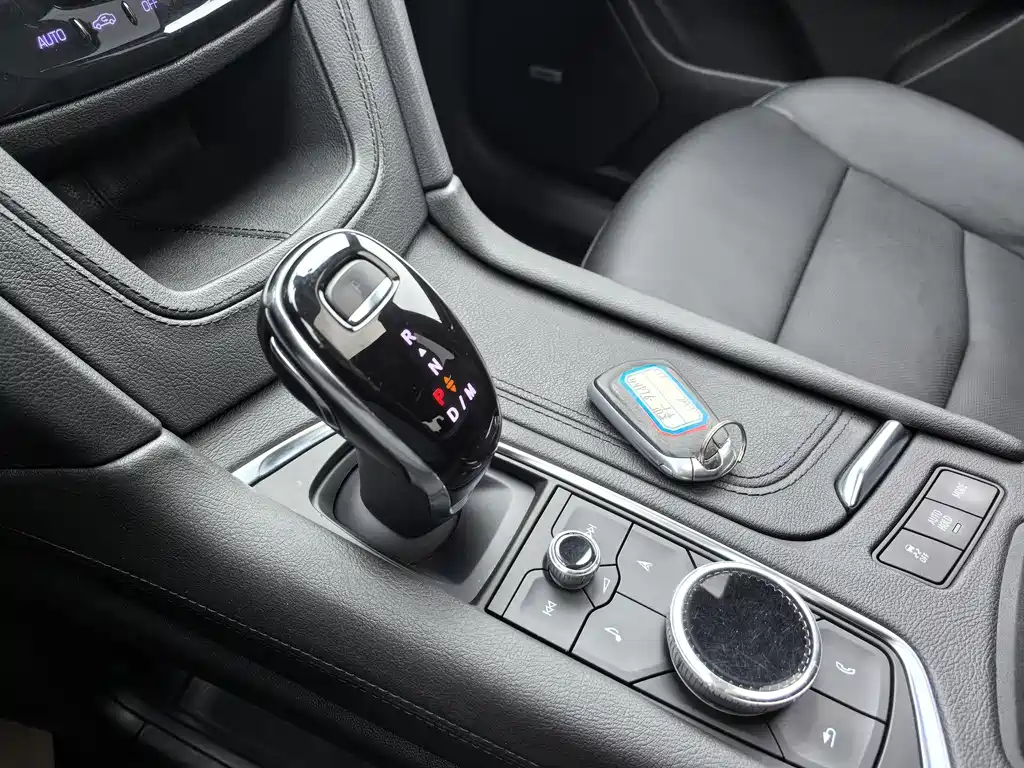 Cadillac XT6 2020 28T мест Luxury