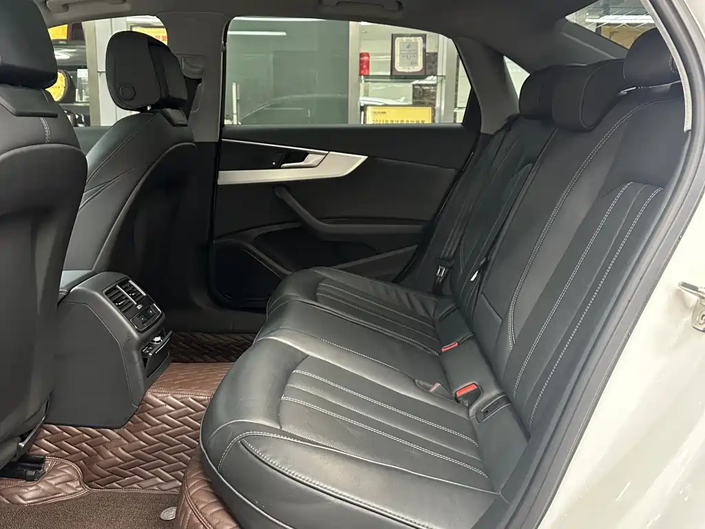 Audi A4L 2023 40 TFSI Fashion