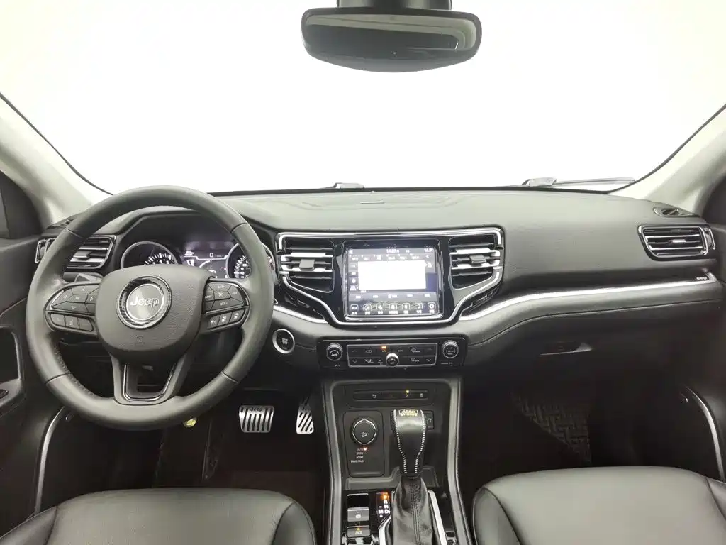 Jeep Grand Commander — миниатюра 5