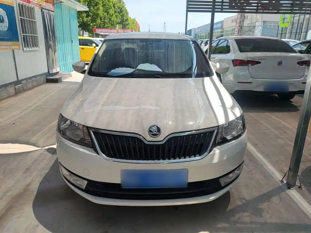 Skoda Rapid — миниатюра 3