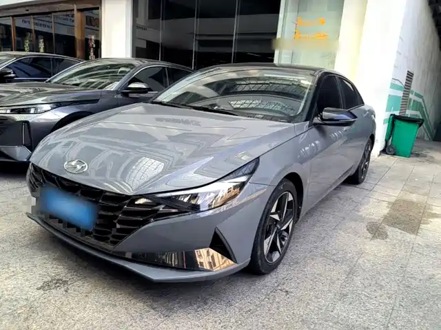 Hyundai Elantra