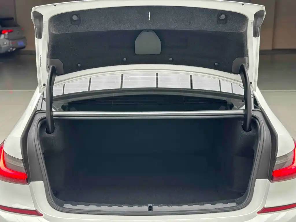 BMW 3 Series — миниатюра 12