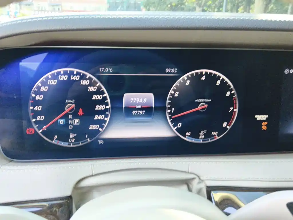 Mercedes-Benz S-Class — миниатюра 12
