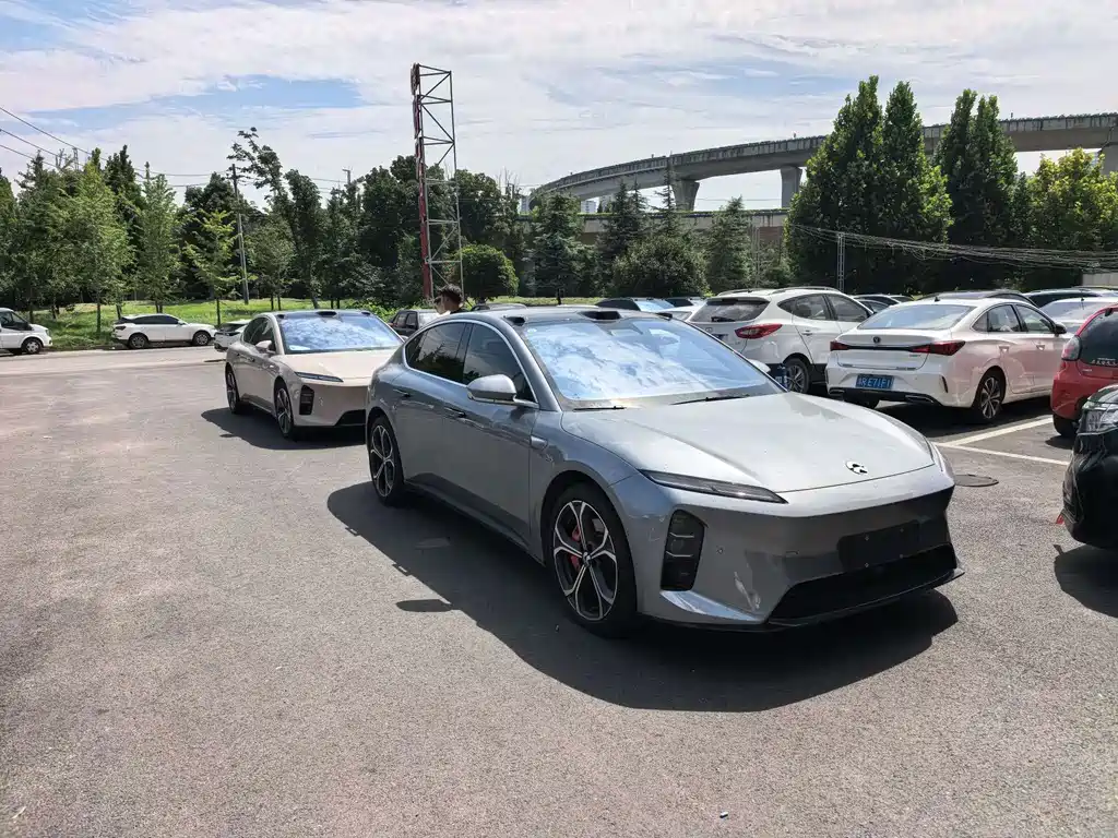NIO ET5
