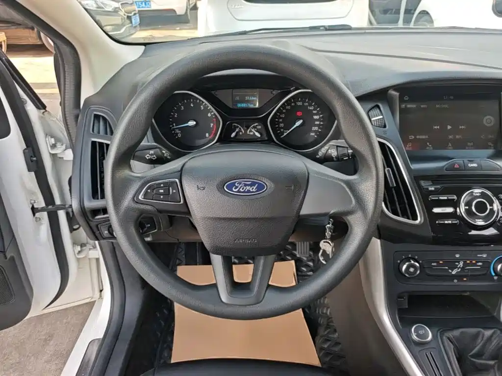 Ford Focus — миниатюра 11