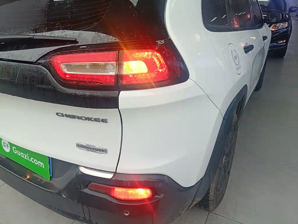 Jeep Cherokee — миниатюра 24