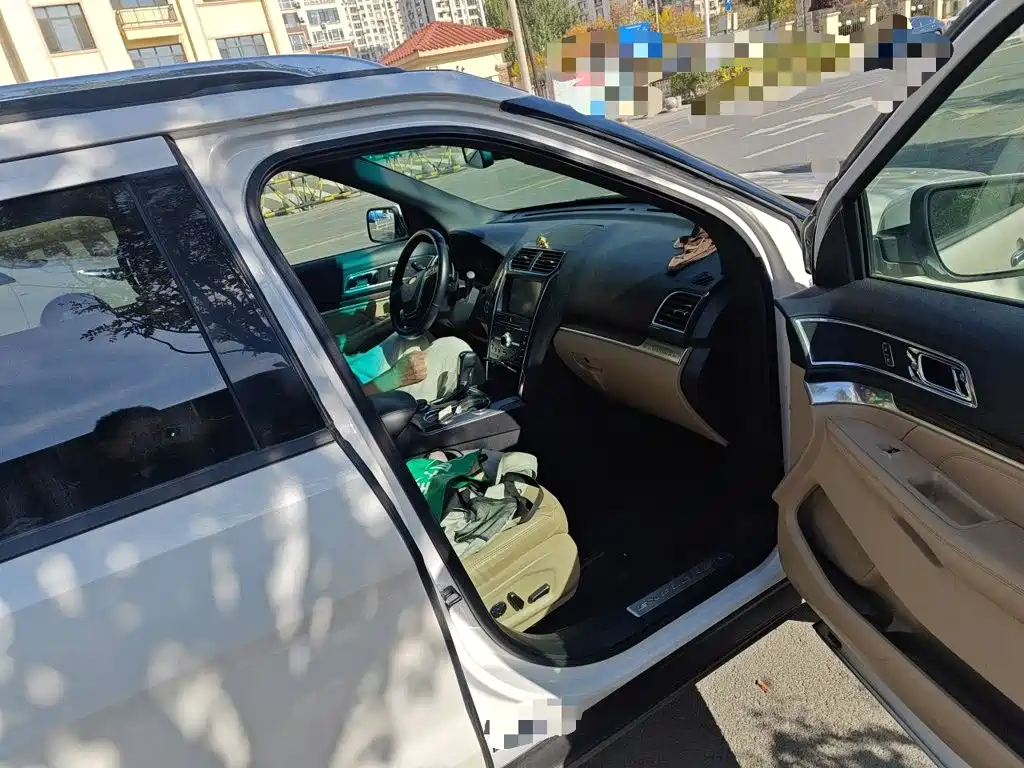 Ford Explorer (Import) — миниатюра 19