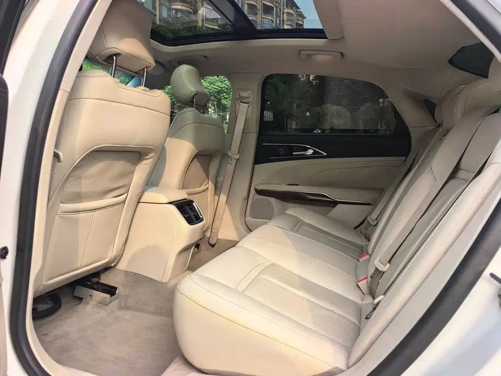 Ford Taurus — миниатюра 5