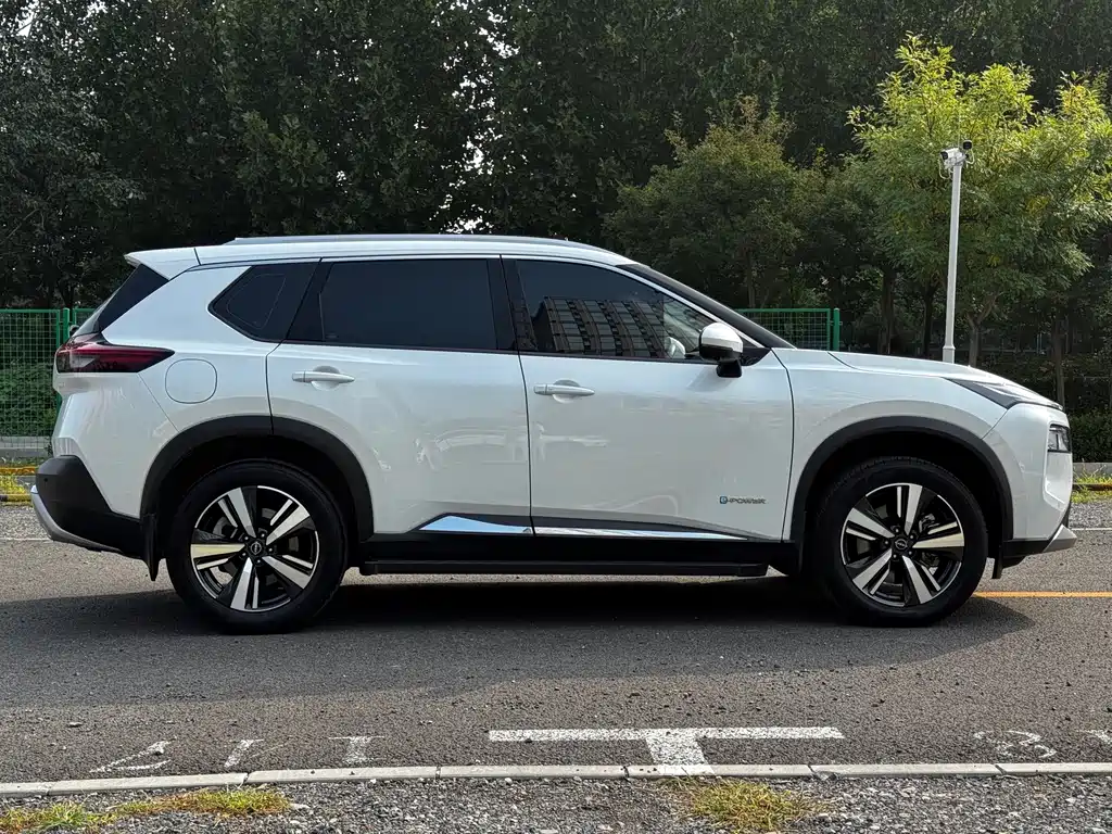Nissan X-Trail — миниатюра 7