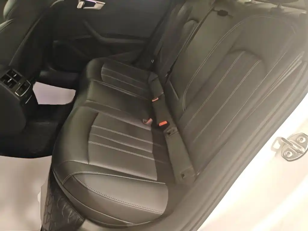 Audi A4L — миниатюра 22