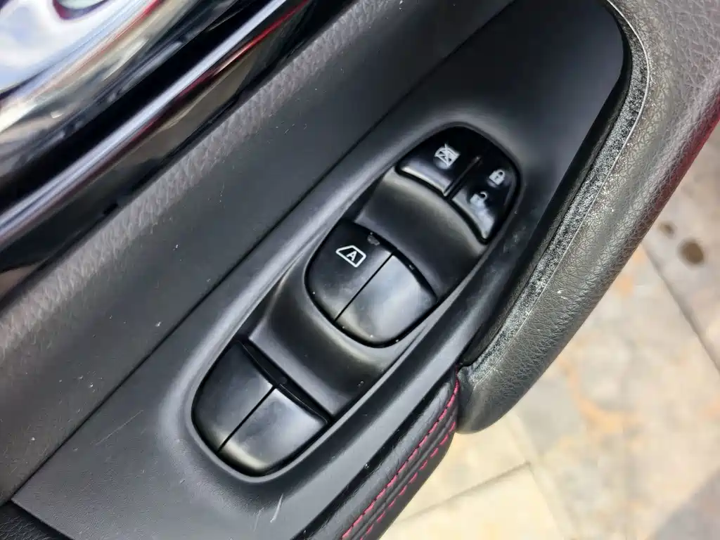 Nissan Qashqai — миниатюра 9