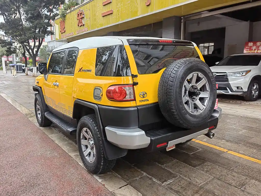 Toyota FJ Cruiser FJ 2018 4.0L AT