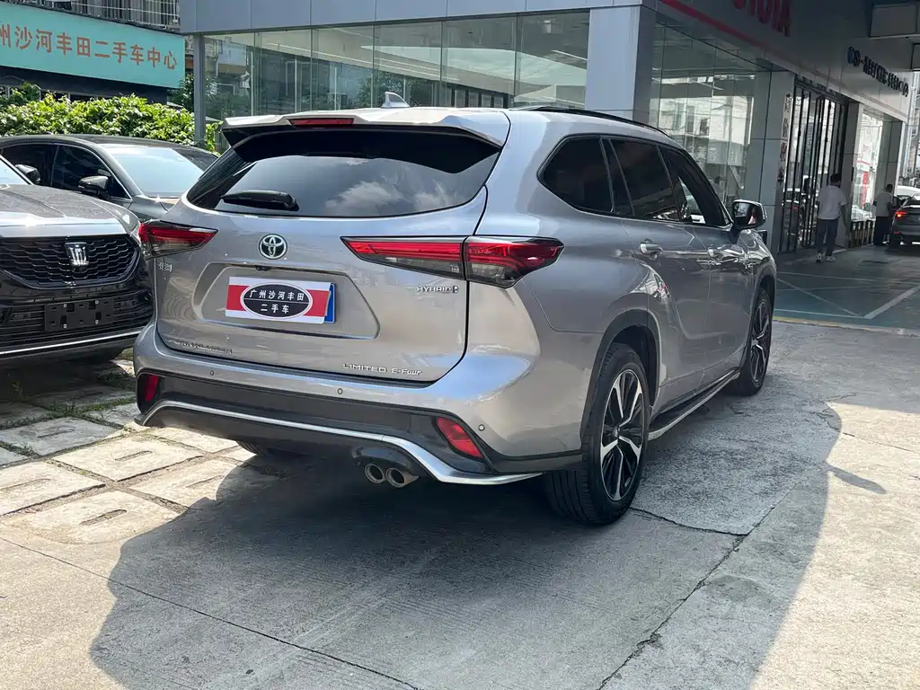 Toyota Crown Kluger — миниатюра 8
