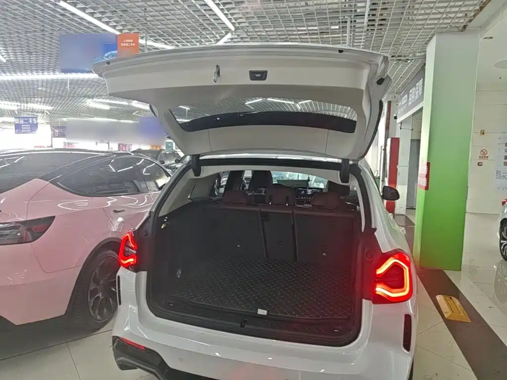 BMW iX3 — миниатюра 19