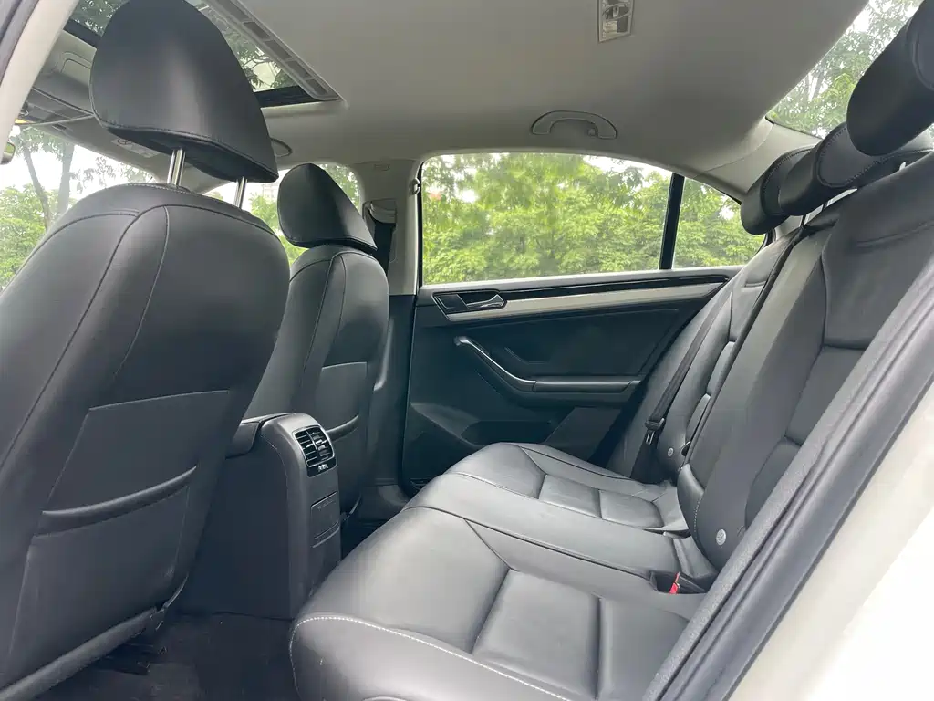 Volkswagen Sagitar 2018 180TSI DSG Premium