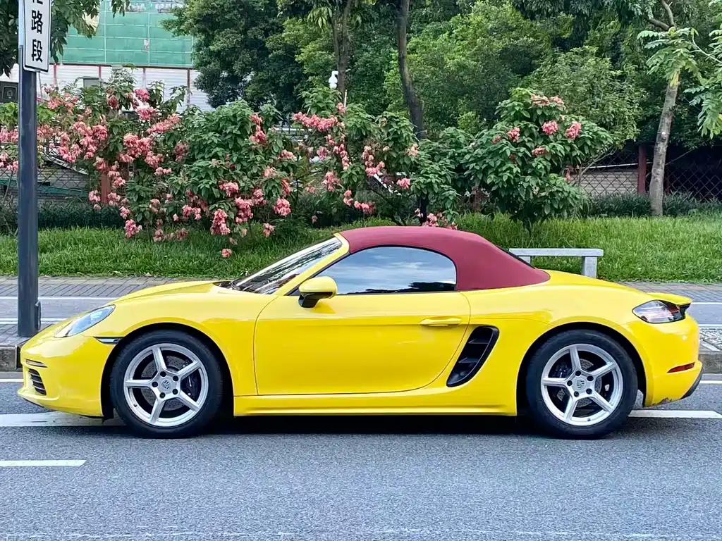 PORSCHE 718