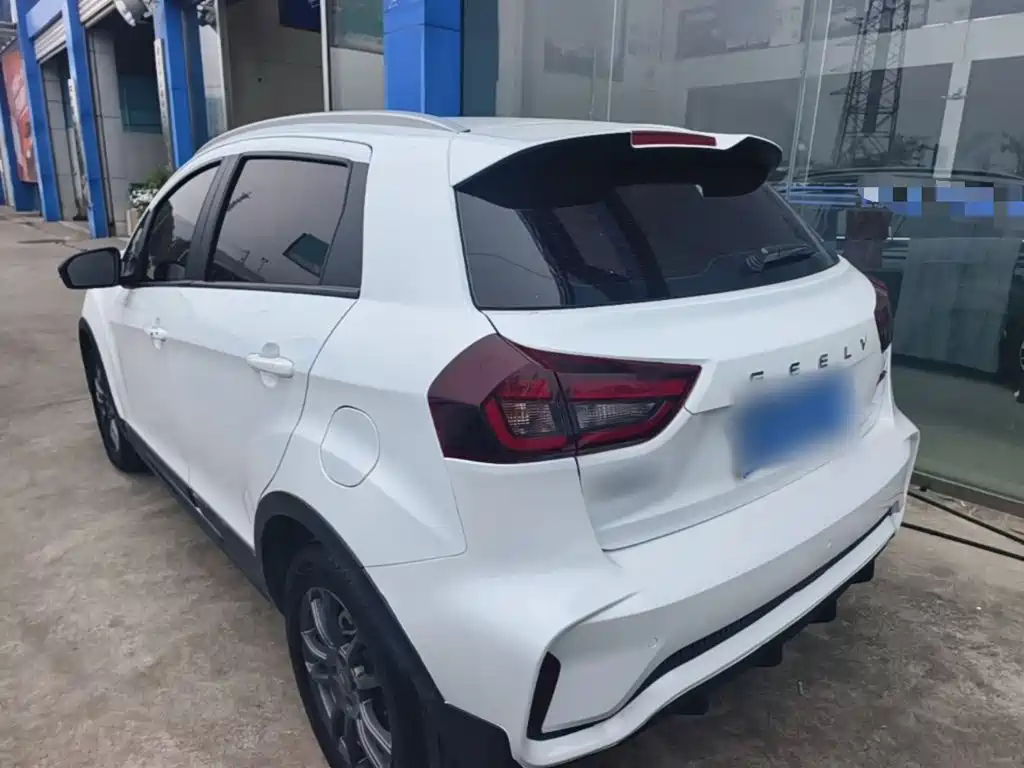 Geely Vision X3 — миниатюра 5
