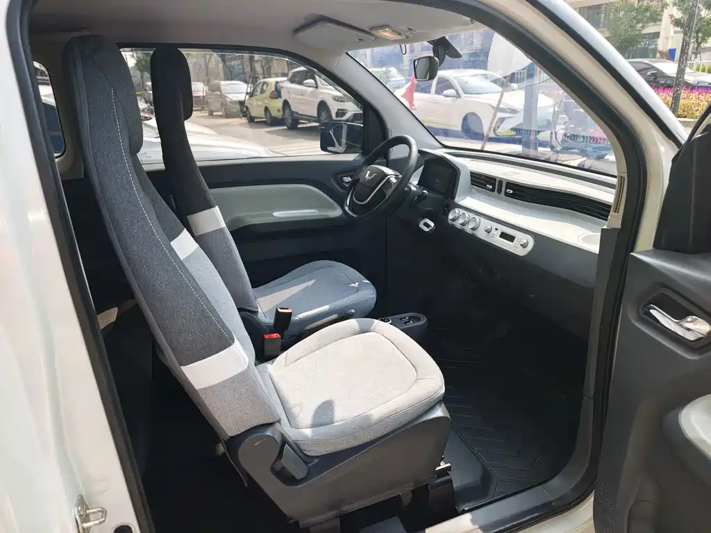 Wuling MINIEV — миниатюра 9
