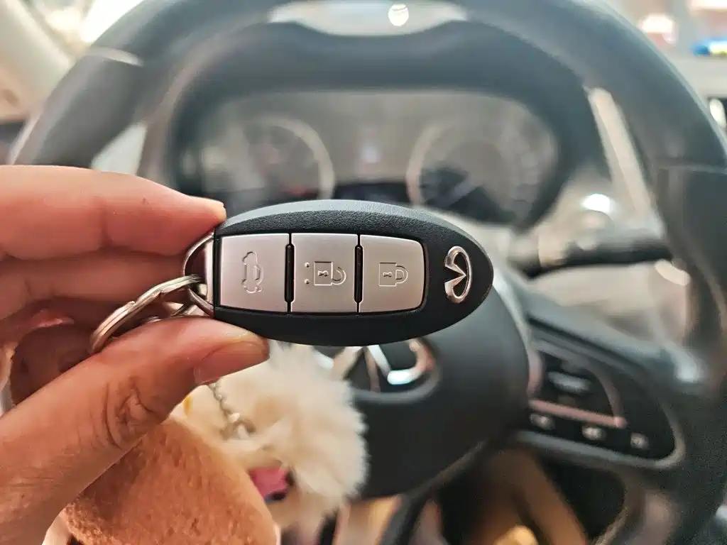 Infiniti Q50L — миниатюра 12