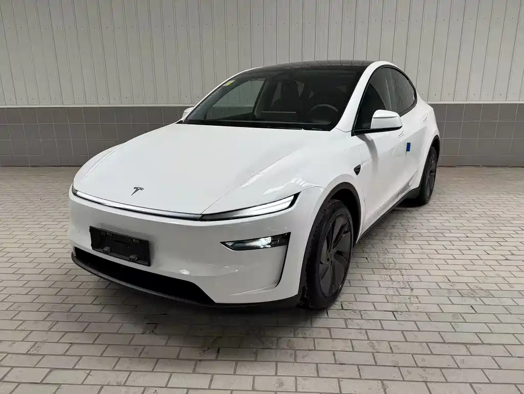 Tesla Model Y 2025