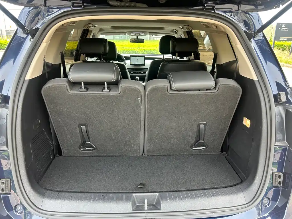 BYD MAX — миниатюра 18