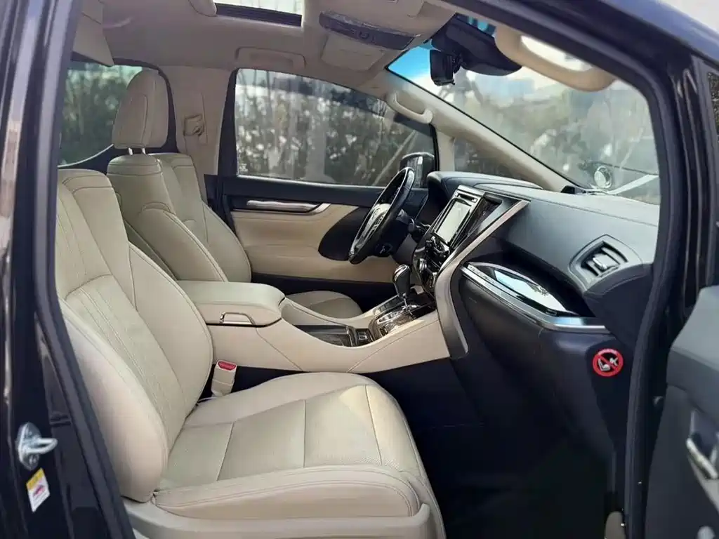 Toyota Vellfire — миниатюра 13