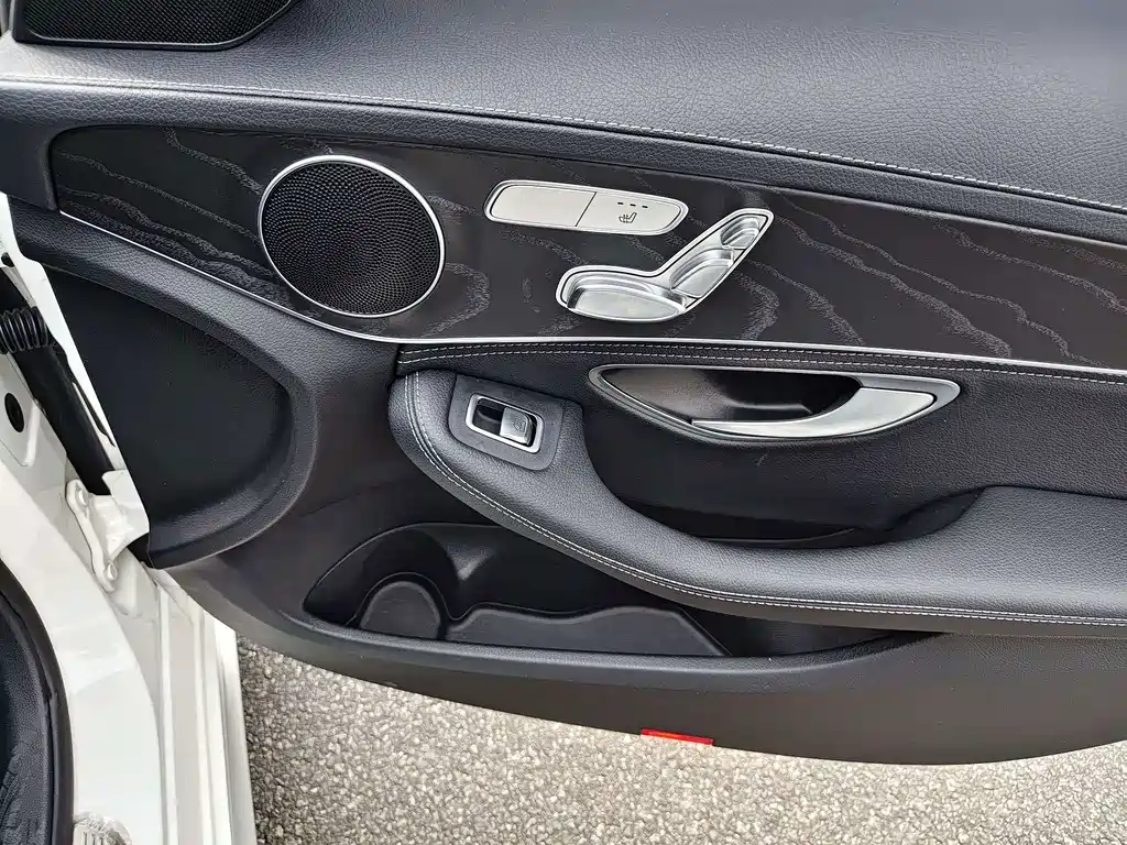 Mercedes-Benz C-Class — миниатюра 8