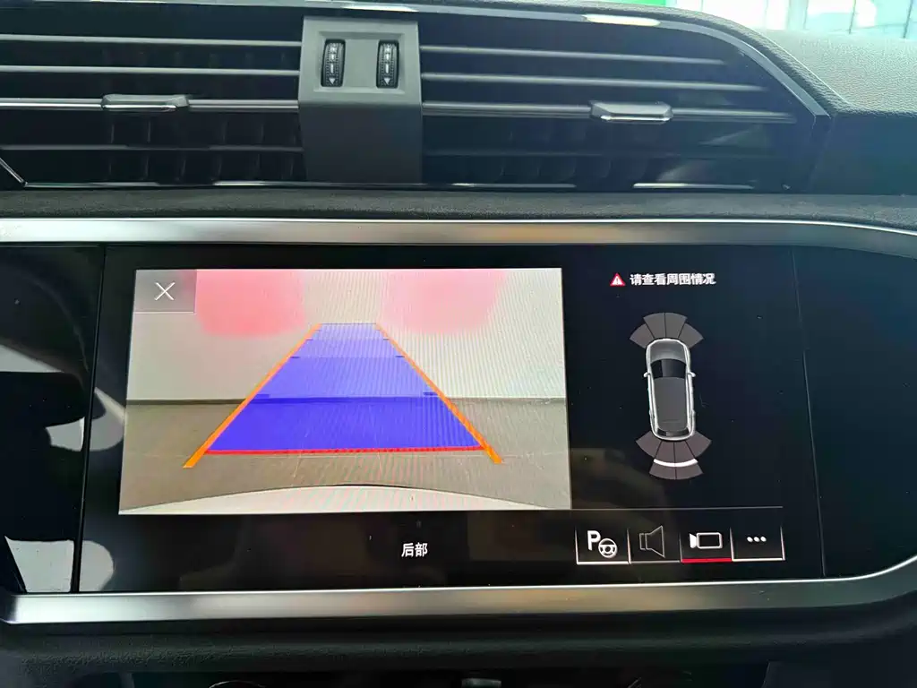 Audi Q3 — миниатюра 13