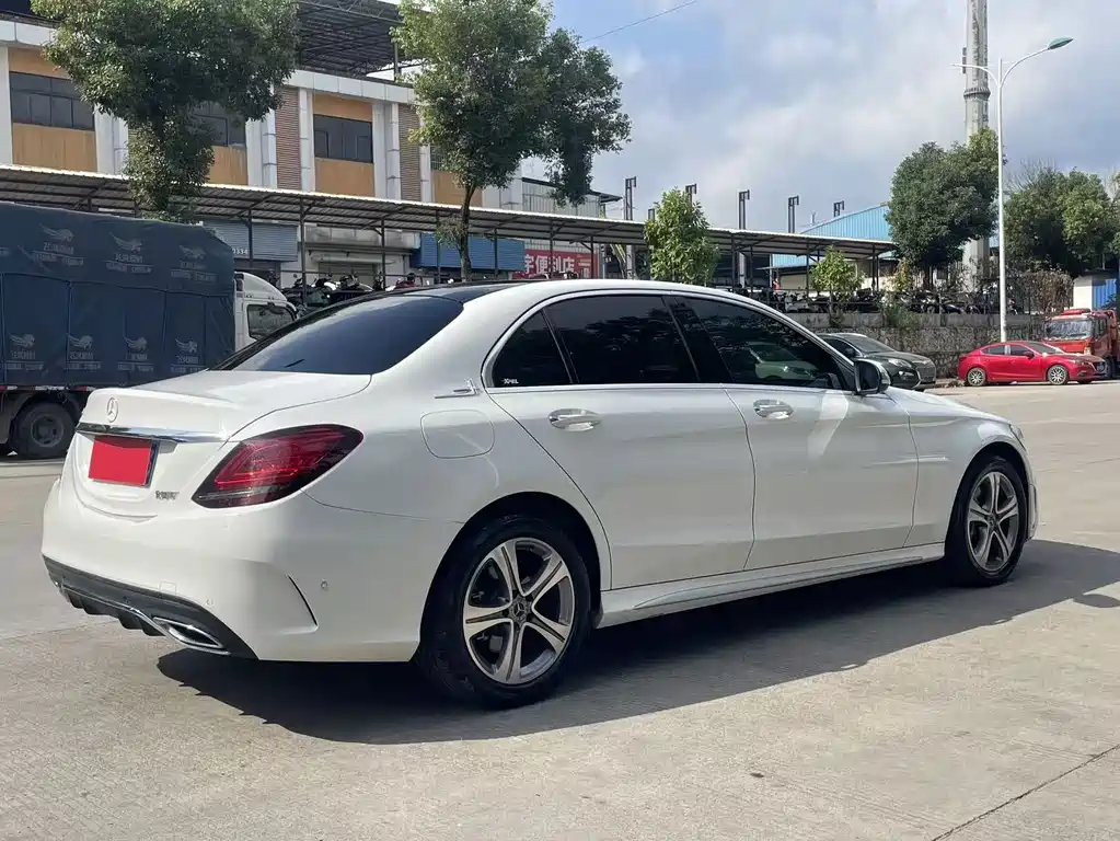 Mercedes-Benz C-Class — миниатюра 9