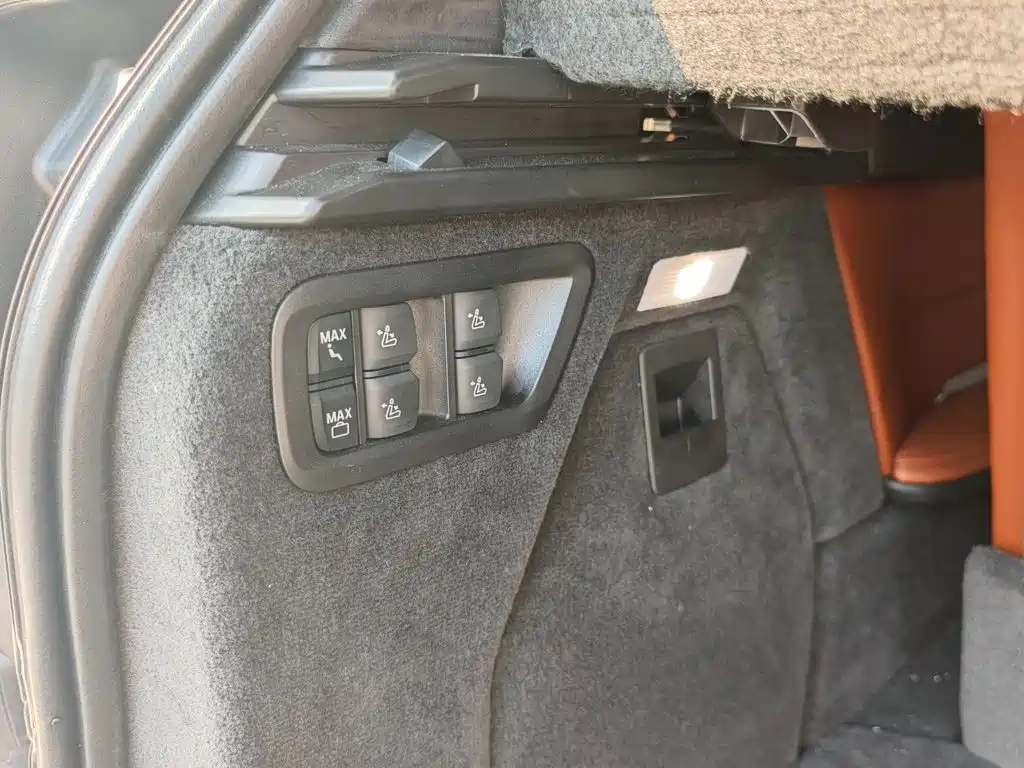 BMW X7 — миниатюра 21