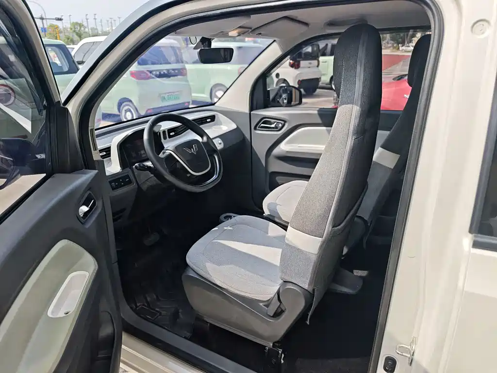 Wuling MINIEV — миниатюра 7