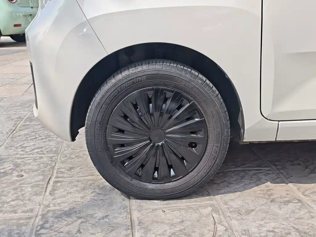 Wuling MINIEV — миниатюра 11