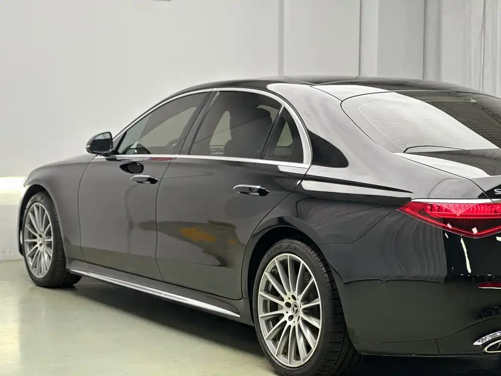 Mercedes-Benz S-Class — миниатюра 13
