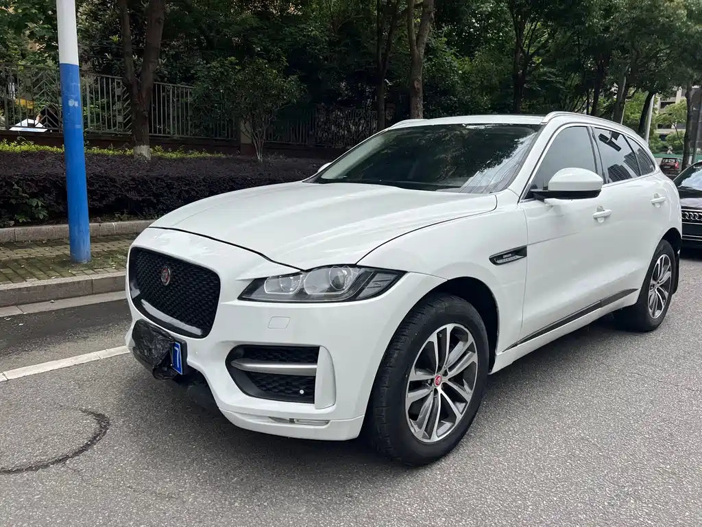 Jaguar F-PACE