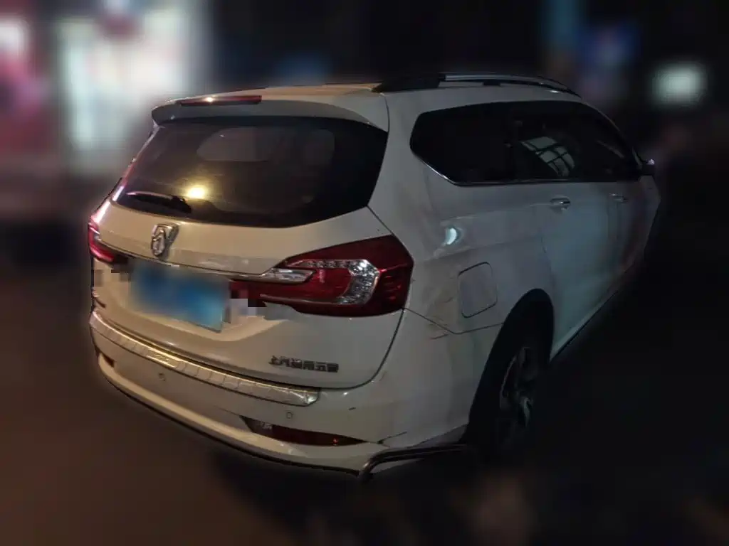 Baojun 310W — миниатюра 6