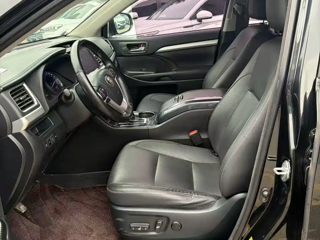 Toyota Highlander — миниатюра 7