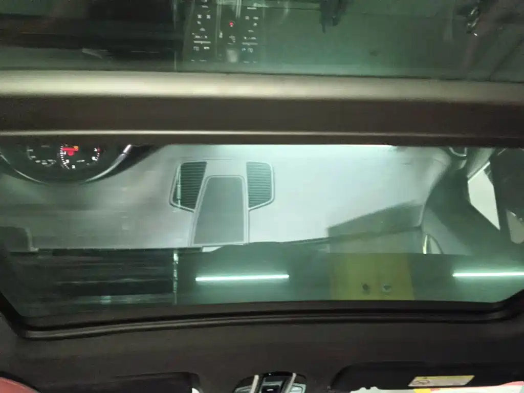 Porsche Cayenne — миниатюра 18