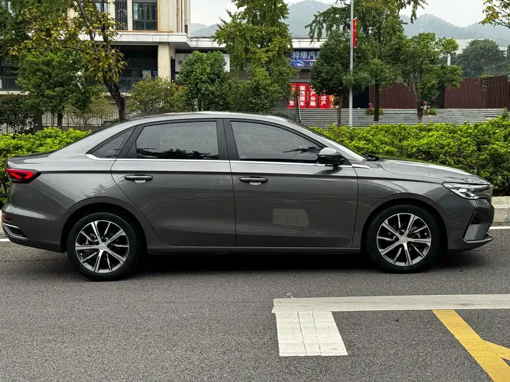 Geely Emgrand — миниатюра 25