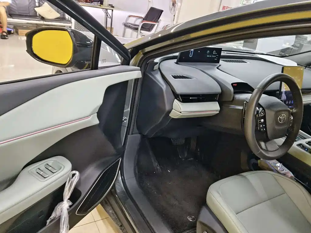 Toyota bZ3 — миниатюра 7