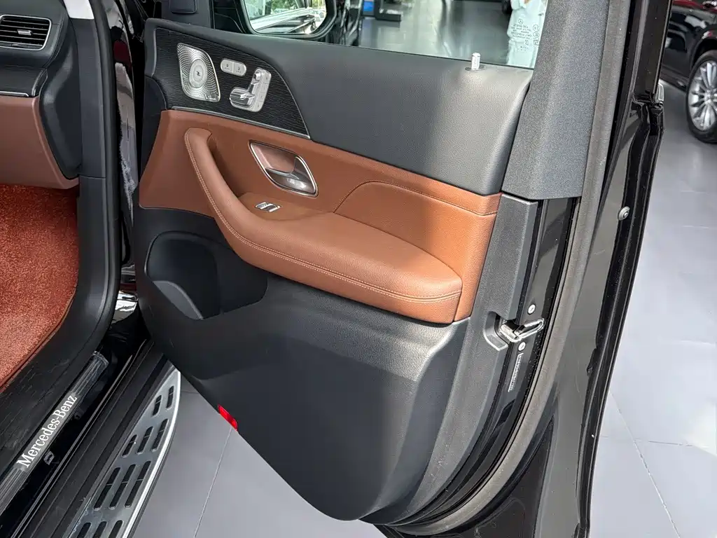 Mercedes-Benz GLE (Import) — миниатюра 8