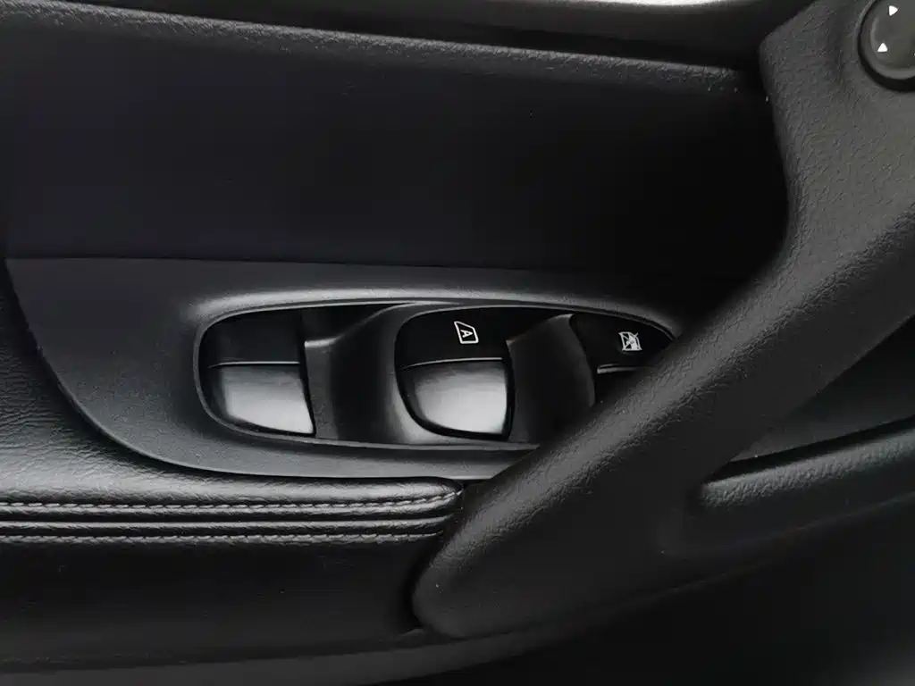 Nissan X-Trail — миниатюра 9