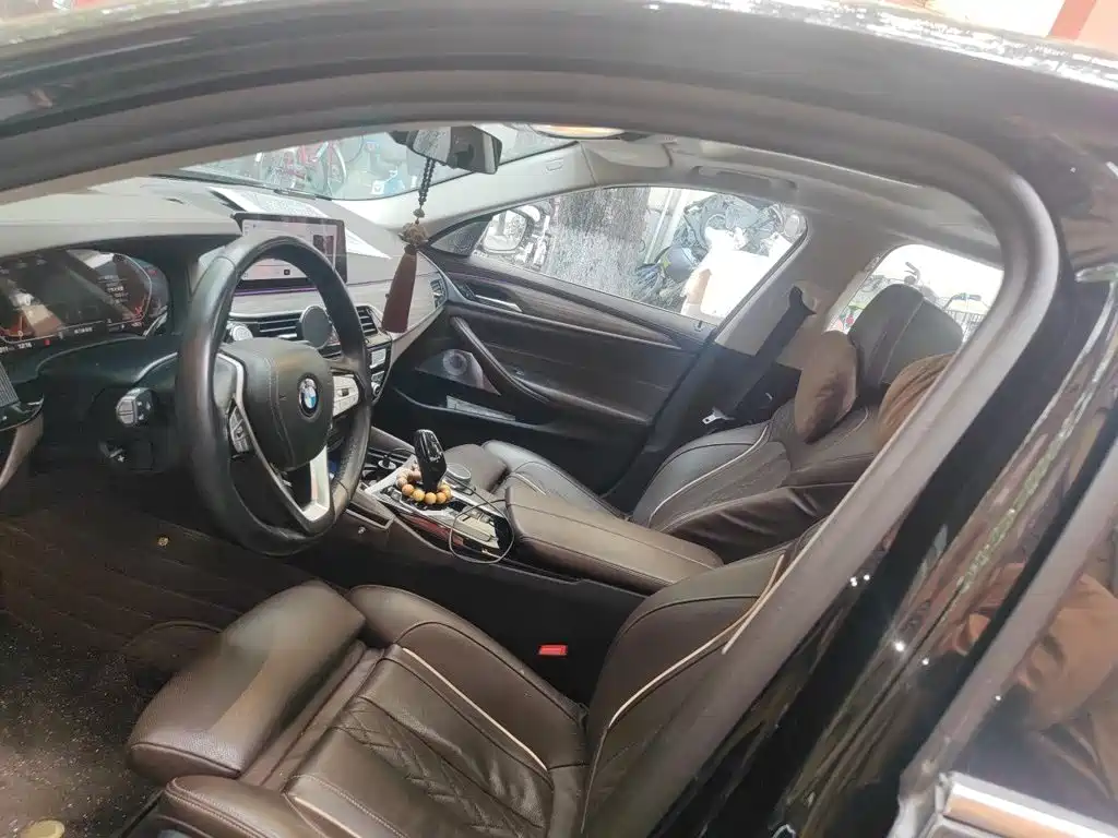 BMW 5 Series — миниатюра 16