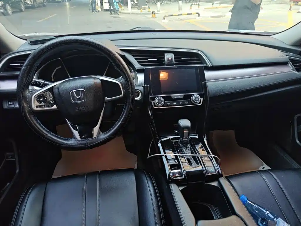 Honda Civic — миниатюра 10