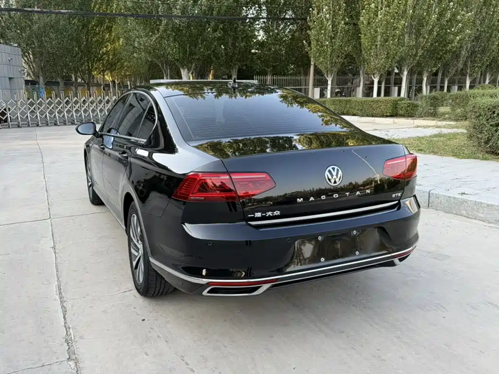 Volkswagen Magotan PHEV — миниатюра 5
