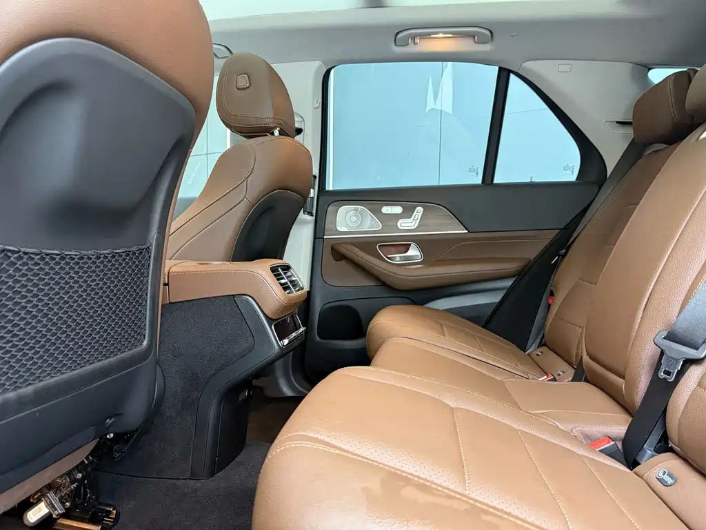 Mercedes-Benz GLE (Import) — миниатюра 9