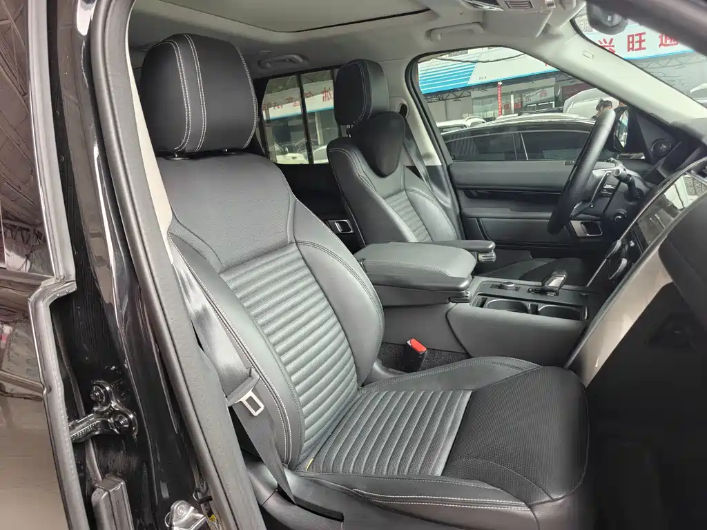 Land Rover Discovery — миниатюра 7