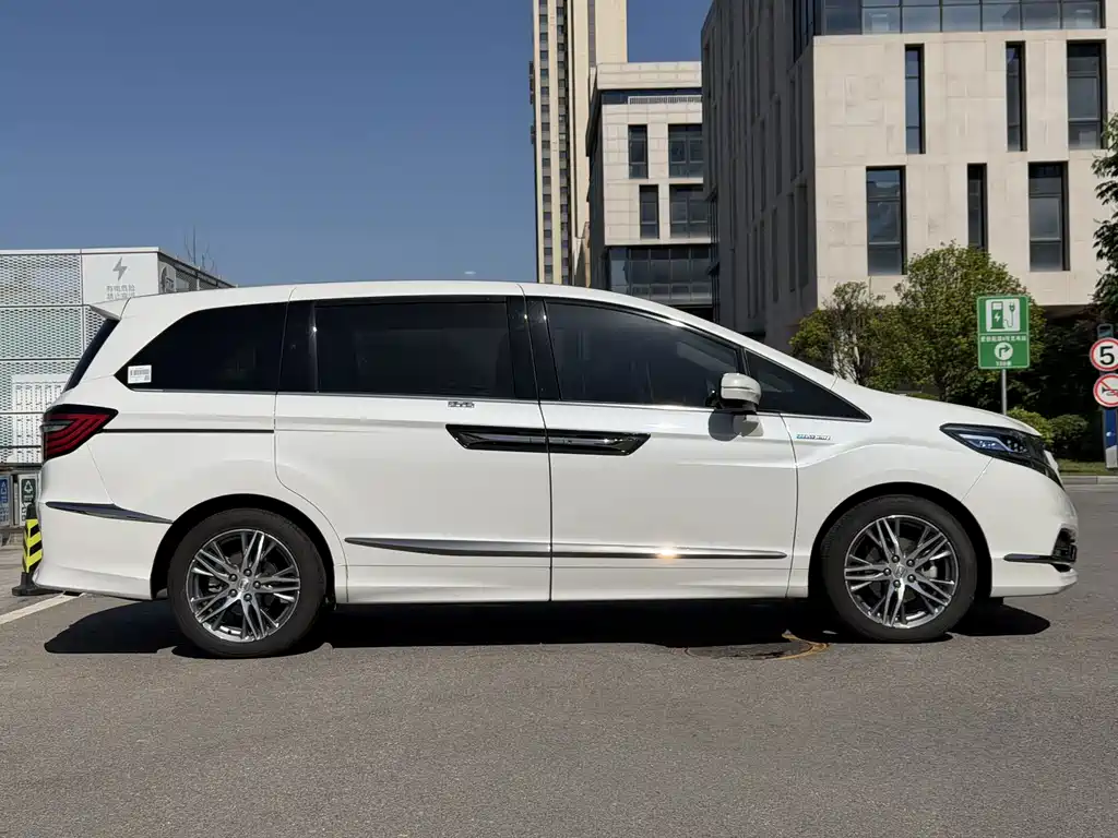 Honda Elysion — миниатюра 5