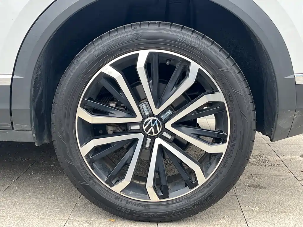 VOLKSWAGEN T ROC EXPLORING SONGS