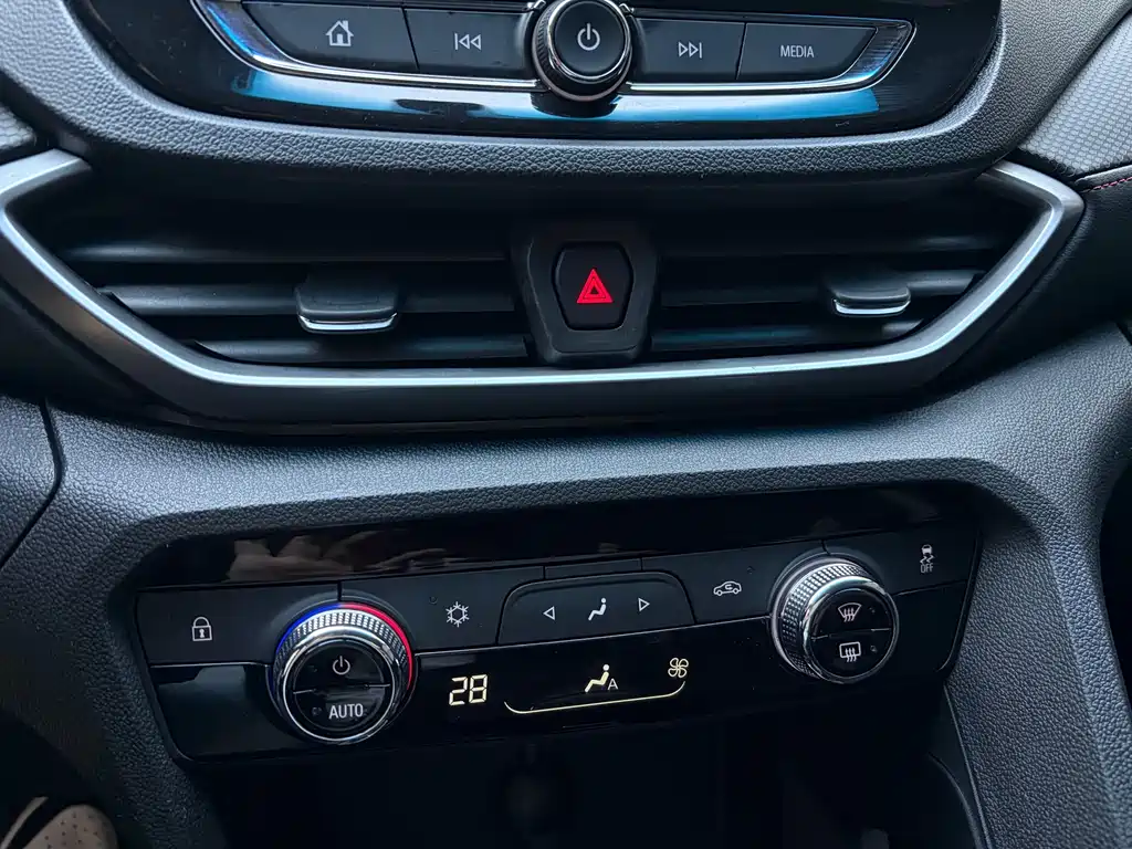 Chevrolet Volando — миниатюра 19