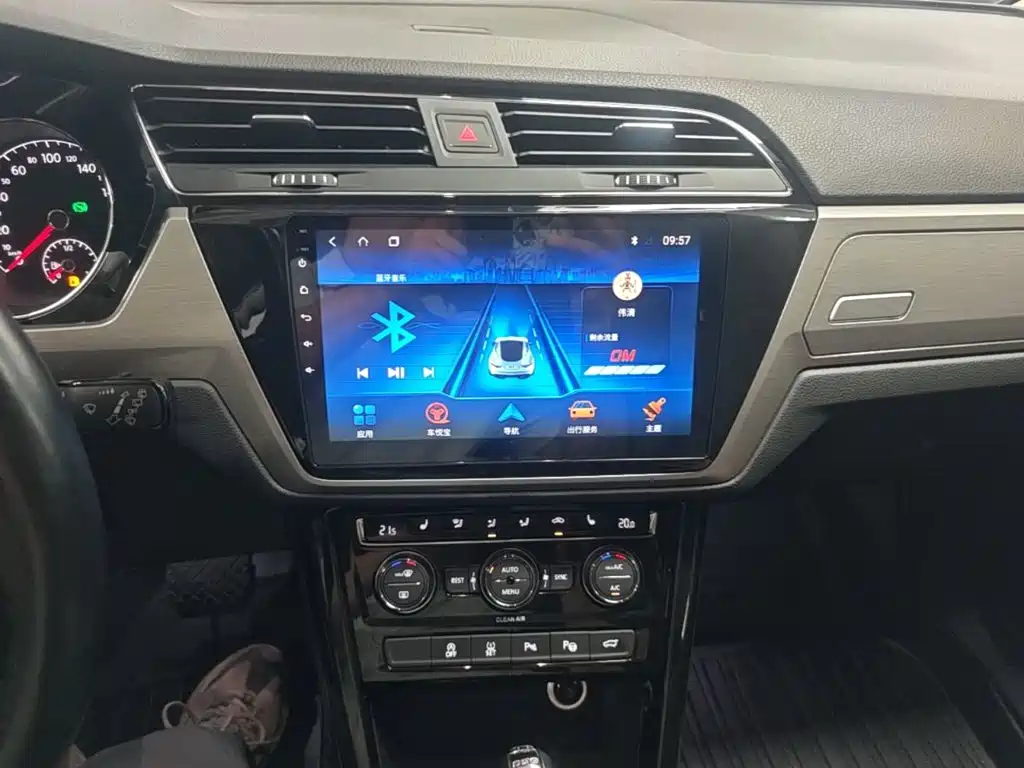 Volkswagen Touran — миниатюра 13